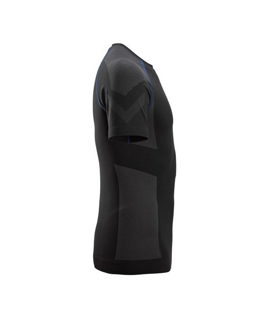 In Motion short-sleeved seamless base layer