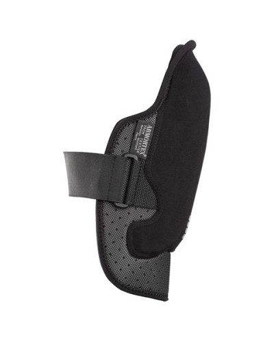 Knee pad pockets with fastening strap