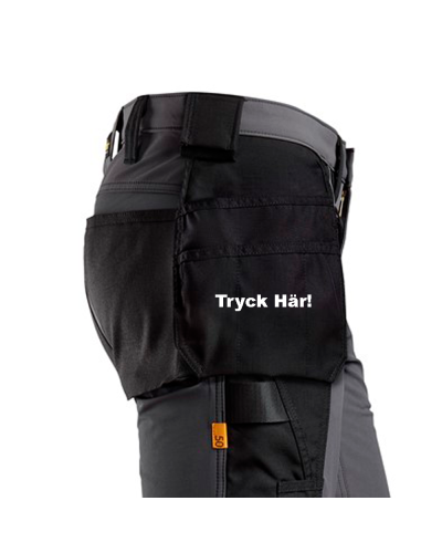 Litet Tryck på Höger Ficka fram, max 6 x 10 cm
