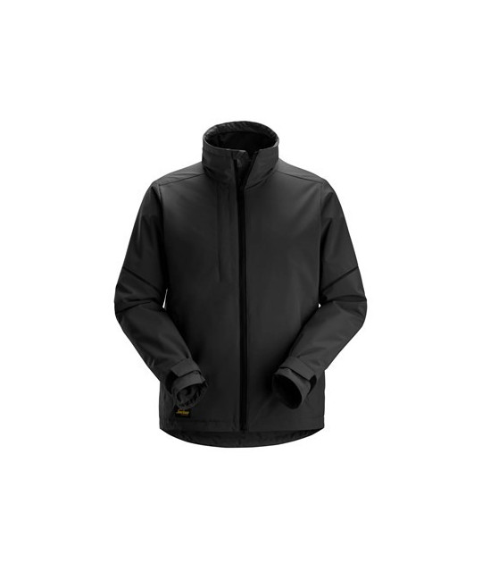 The ultimate softshell jacket that is lightweight, offers windproof protection and freedom of movement. With reflective details