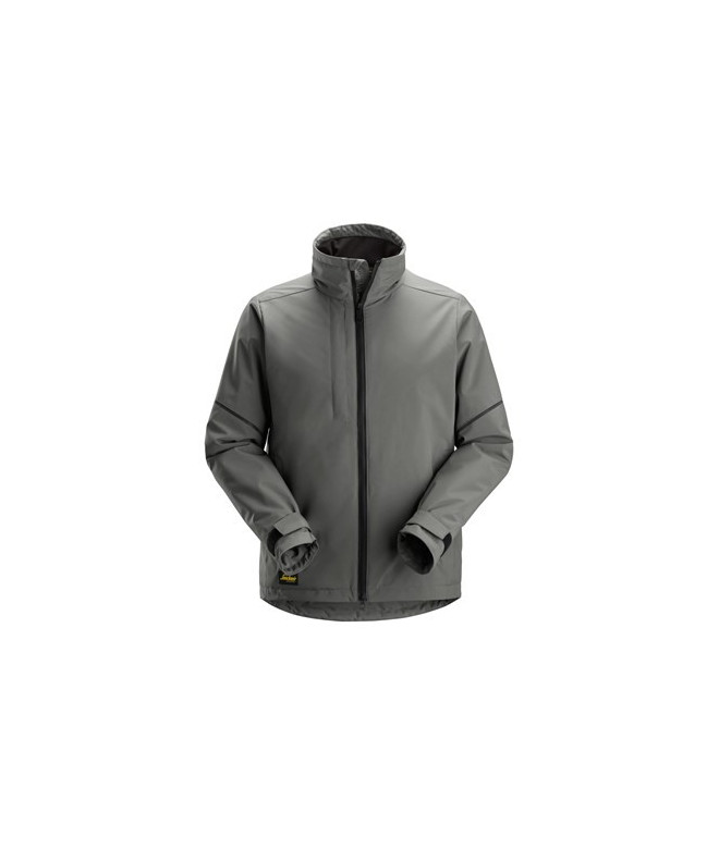 The ultimate softshell jacket that is lightweight, offers windproof protection and freedom of movement. With reflective details