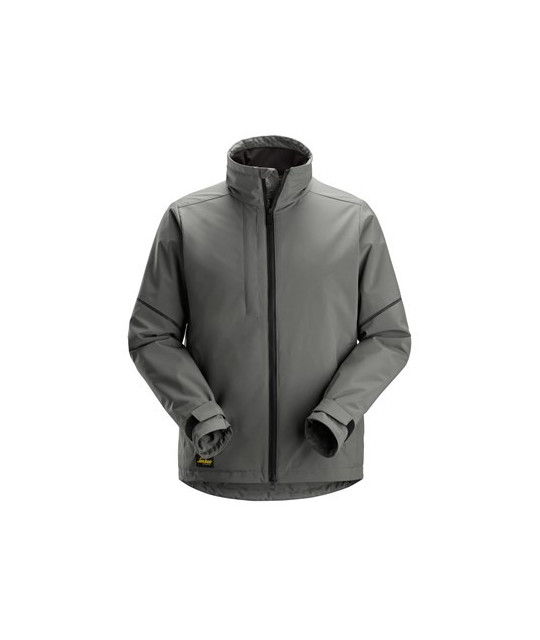 The ultimate softshell jacket that is lightweight, offers windproof protection and freedom of movement. With reflective details