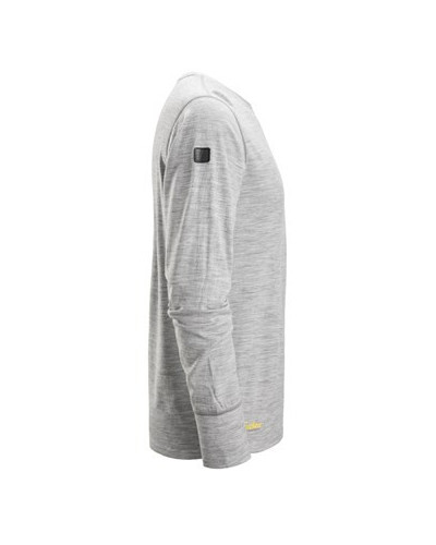Long-sleeved wool t-shirt