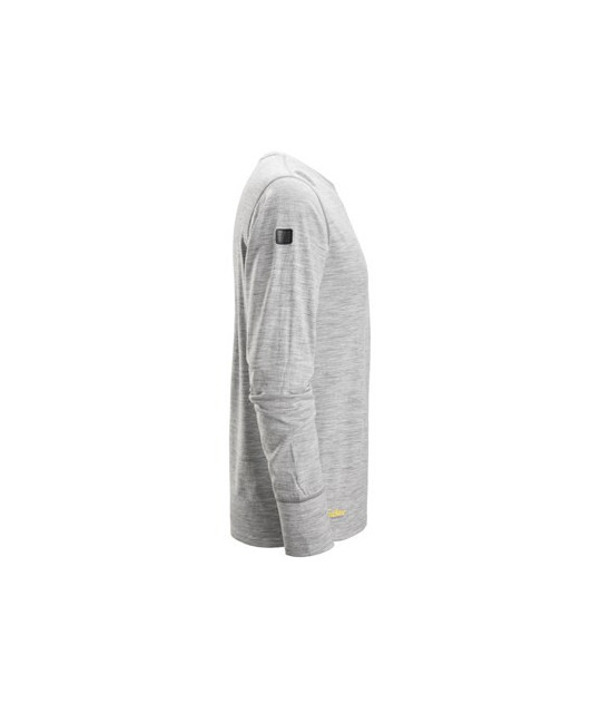 Long-sleeved wool t-shirt